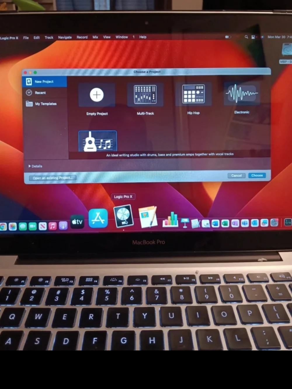 MacBook pro 2012 13 inch i5 SSD 500GB LOGIC PRO X,, Office installed